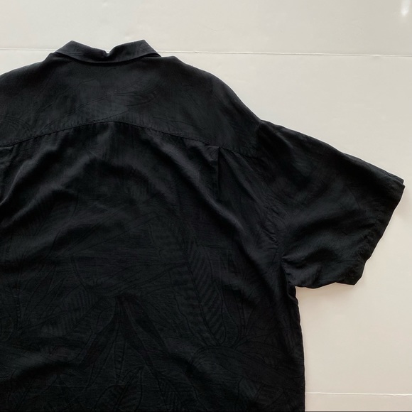 SOLD Tommy Bahama Silk Button Front - Picture 4 of 9